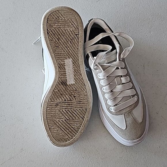 Nearly New Skechers Cordova Classic Spirit Martha Stewart White Sneakers, Size 9 - Picture 4 of 6